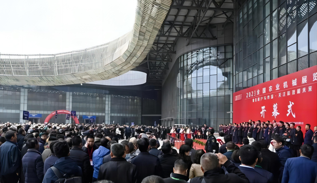 貴州輪胎攜多款農業機械系列輪胎驚艷亮相2023高精尖智能農機展