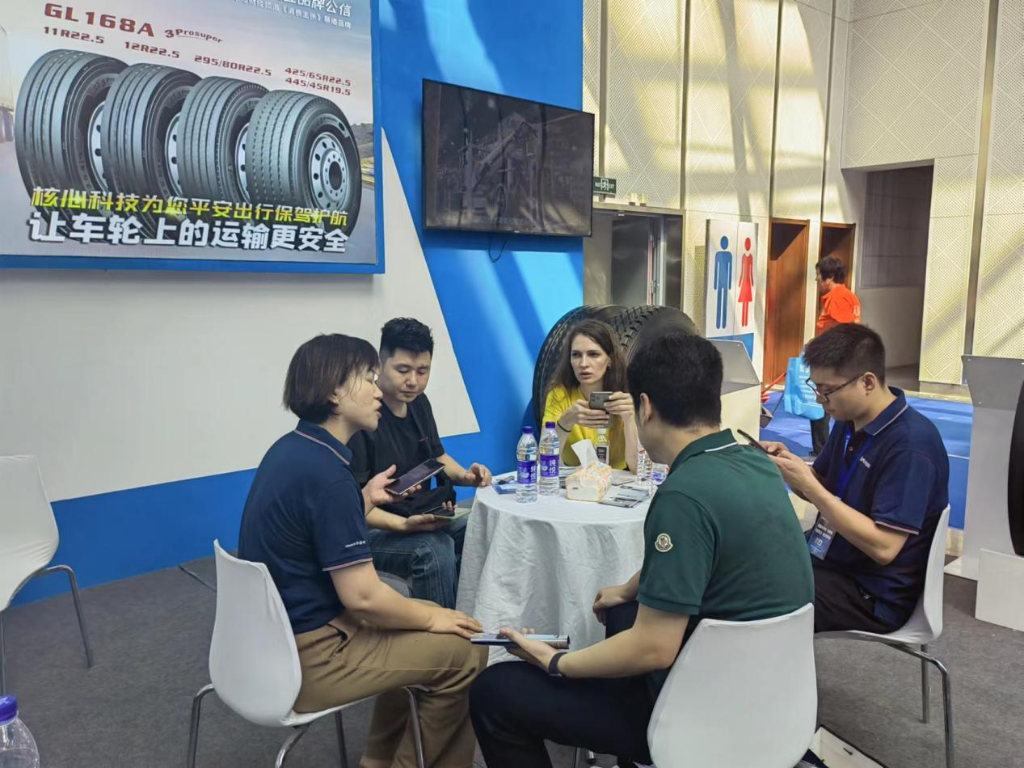 貴州輪胎攜三超系列拳頭產品亮相第十九屆中國（梁山）專用車展覽會